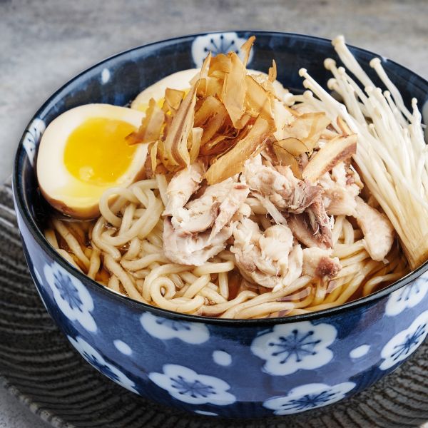 Ramen_so_skumbrieiy_goriachego_kopcheniia.jpg