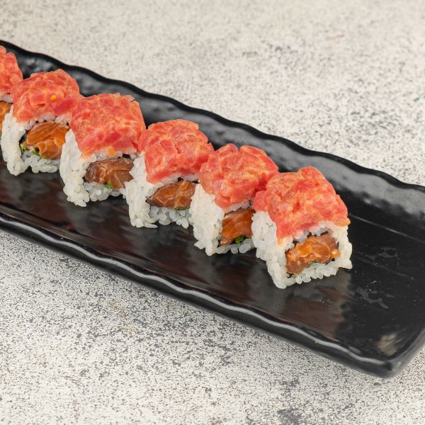 Spaiysi-roll_s_lososem_i_tuncom1.jpg